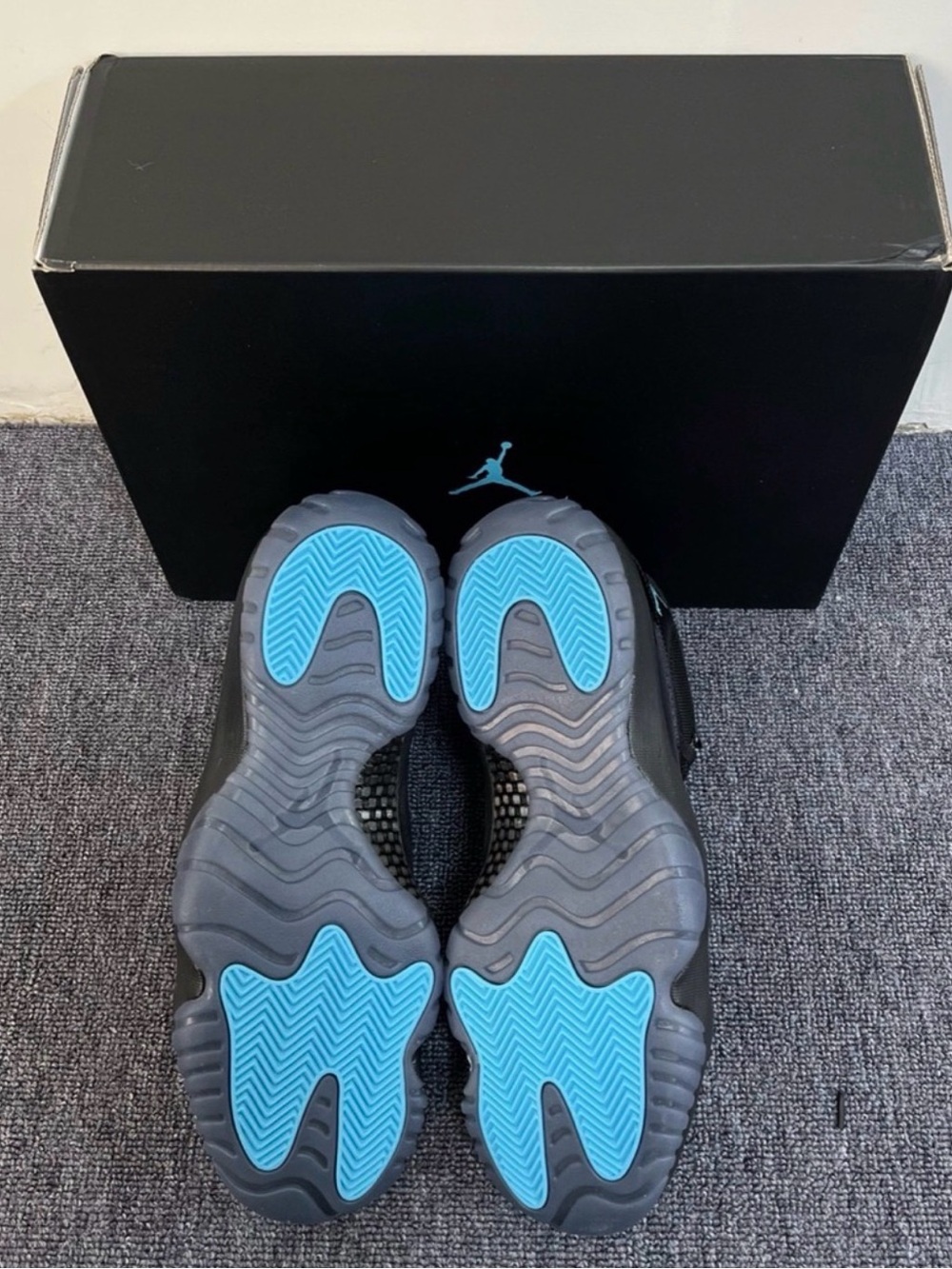 Jordan Retro 11 Black with Teal Jumpman - Picture 8 of 8